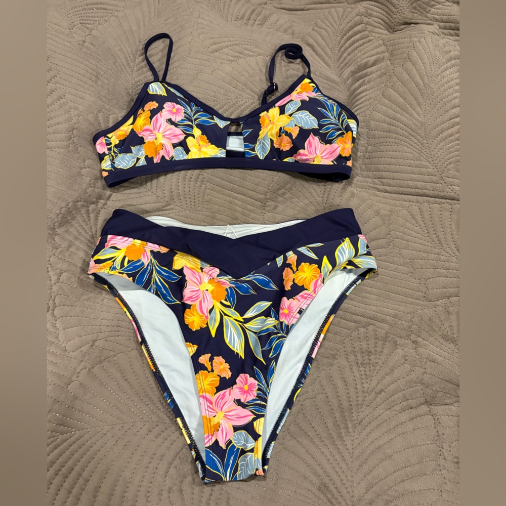 Cupshe Diva Tropical Floral Swimsuit with Pink and Yellow Bloom